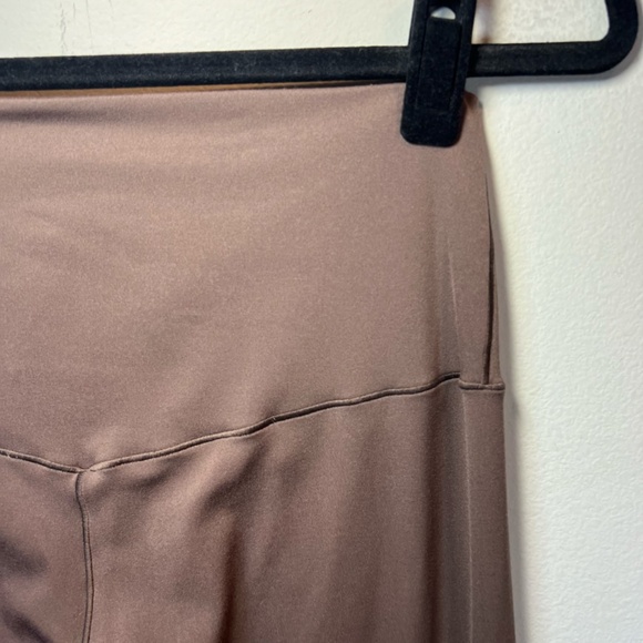 Offline by Aerie Women's Real-Me High Rise 7/8 Leggings Brown Buttery Soft Large - Picture 8 of 9